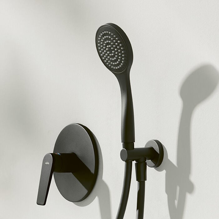 Schwarze duschbrause