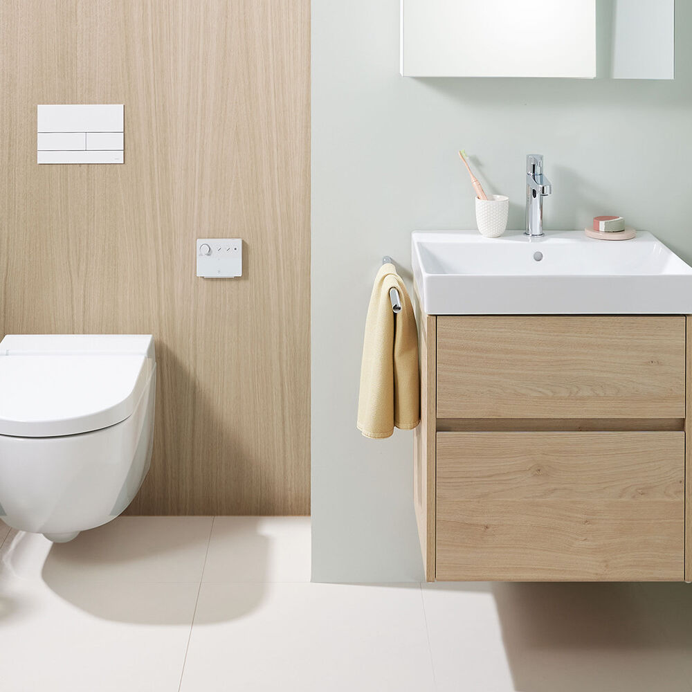 Tutto per il bagno e la cucina bagno moderno con wc e mobili da bagno in legno e lavabo angolare