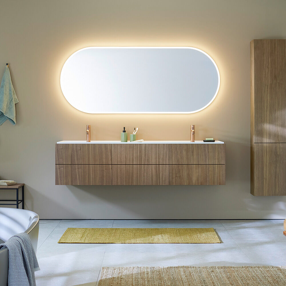 holz badm&ouml;bel und dar&uuml;ber ovaler spiegelschrank