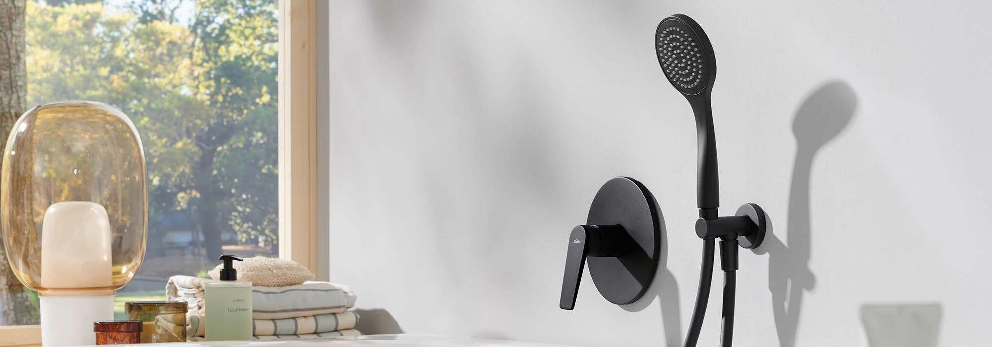 schwarz matt Badewannenarmatur