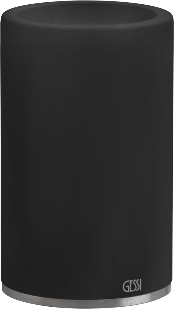 Portabicchiere Gessi 316, bicchiere in corian satinato nero, modello d'appoggio image number 0