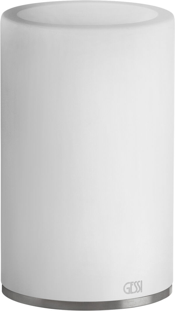 Portabicchiere Gessi 316, bicchiere in corian satinato bianco, modello d'appoggio image number 0